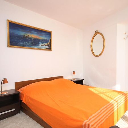 Apartments By The Sea Marusici, Omis - 8632 Mimice Oda fotoğraf